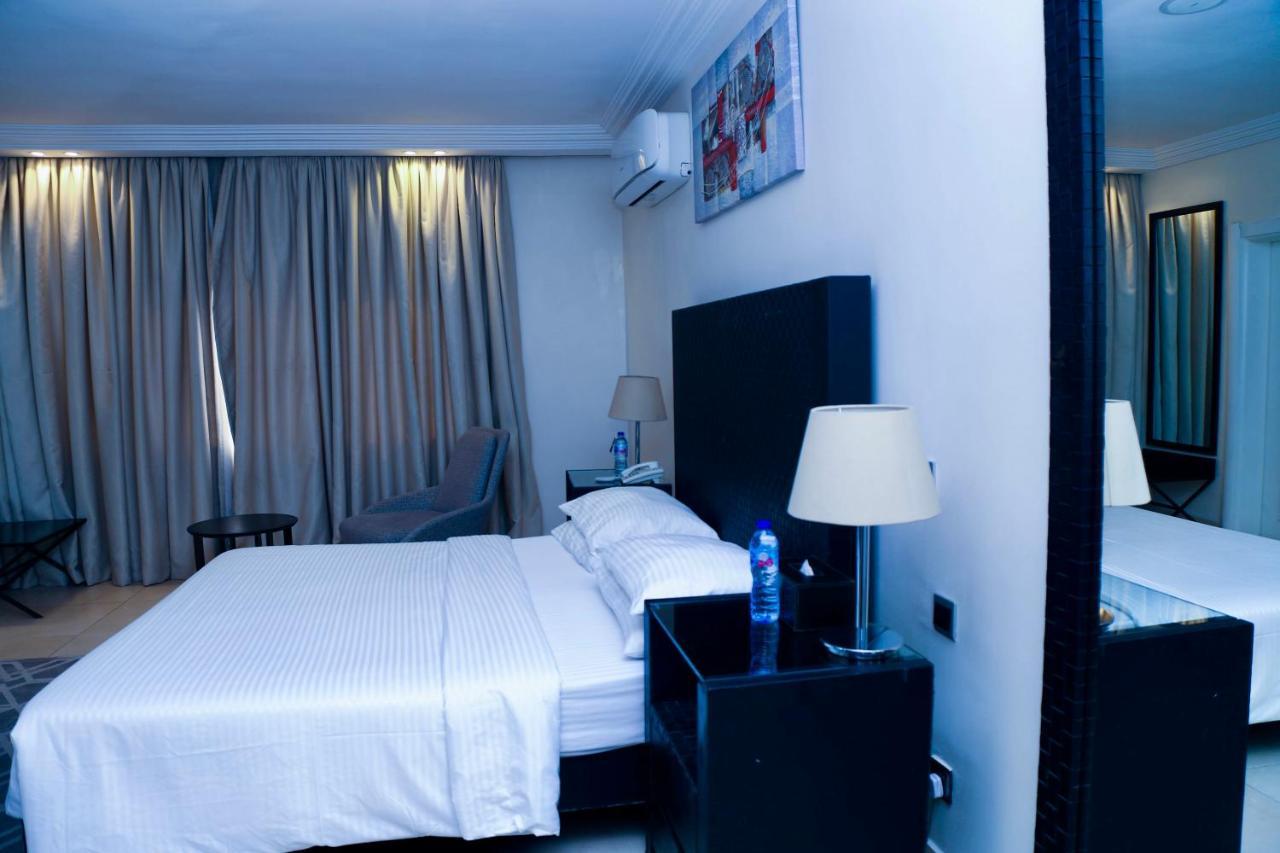 Summerset Continental Hotel Gana Mobushipe Ngoại thất bức ảnh