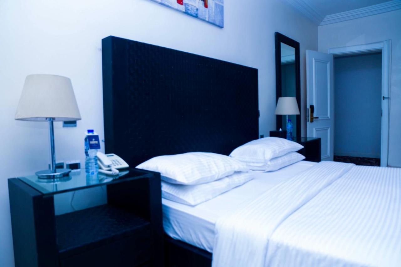 Summerset Continental Hotel Gana Mobushipe Ngoại thất bức ảnh