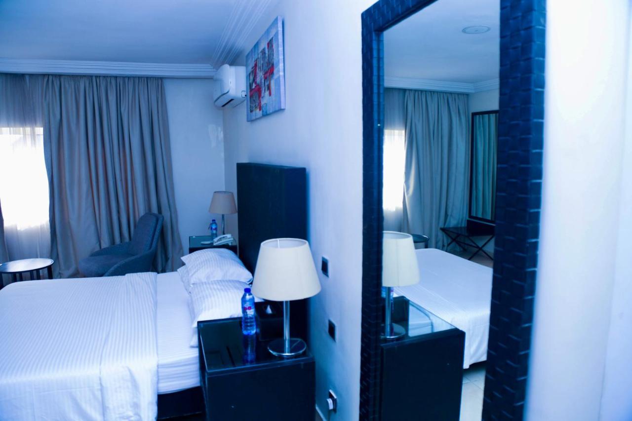 Summerset Continental Hotel Gana Mobushipe Ngoại thất bức ảnh