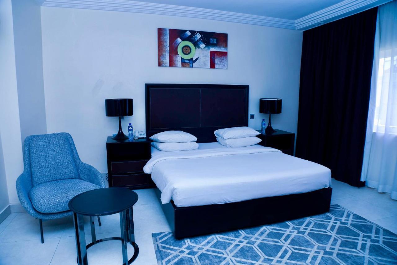 Summerset Continental Hotel Gana Mobushipe Ngoại thất bức ảnh